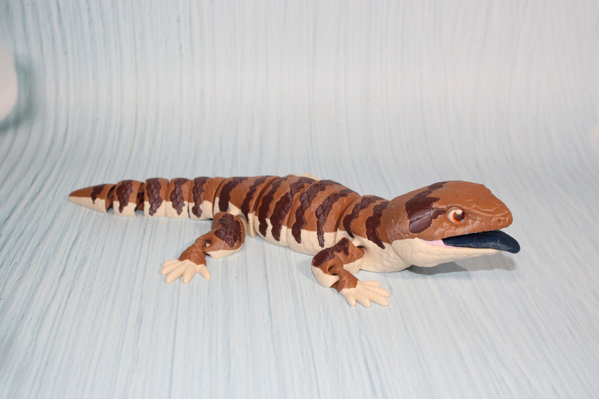 Blue Tongue Skink 3D Printed Articulated Flexi Fidget Figurine 10"Long - Wonderland 3D Printing 