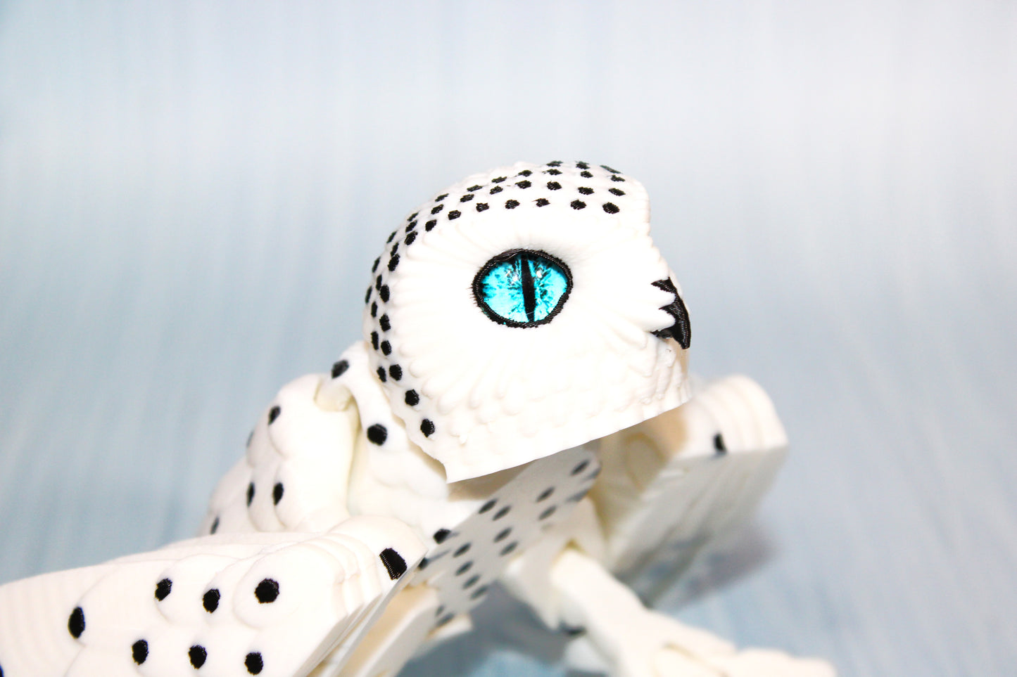 Snowy Owl with stand options-3D Printed Articulated Flexi Fidget Figurine - Wonderland 3D Printing 