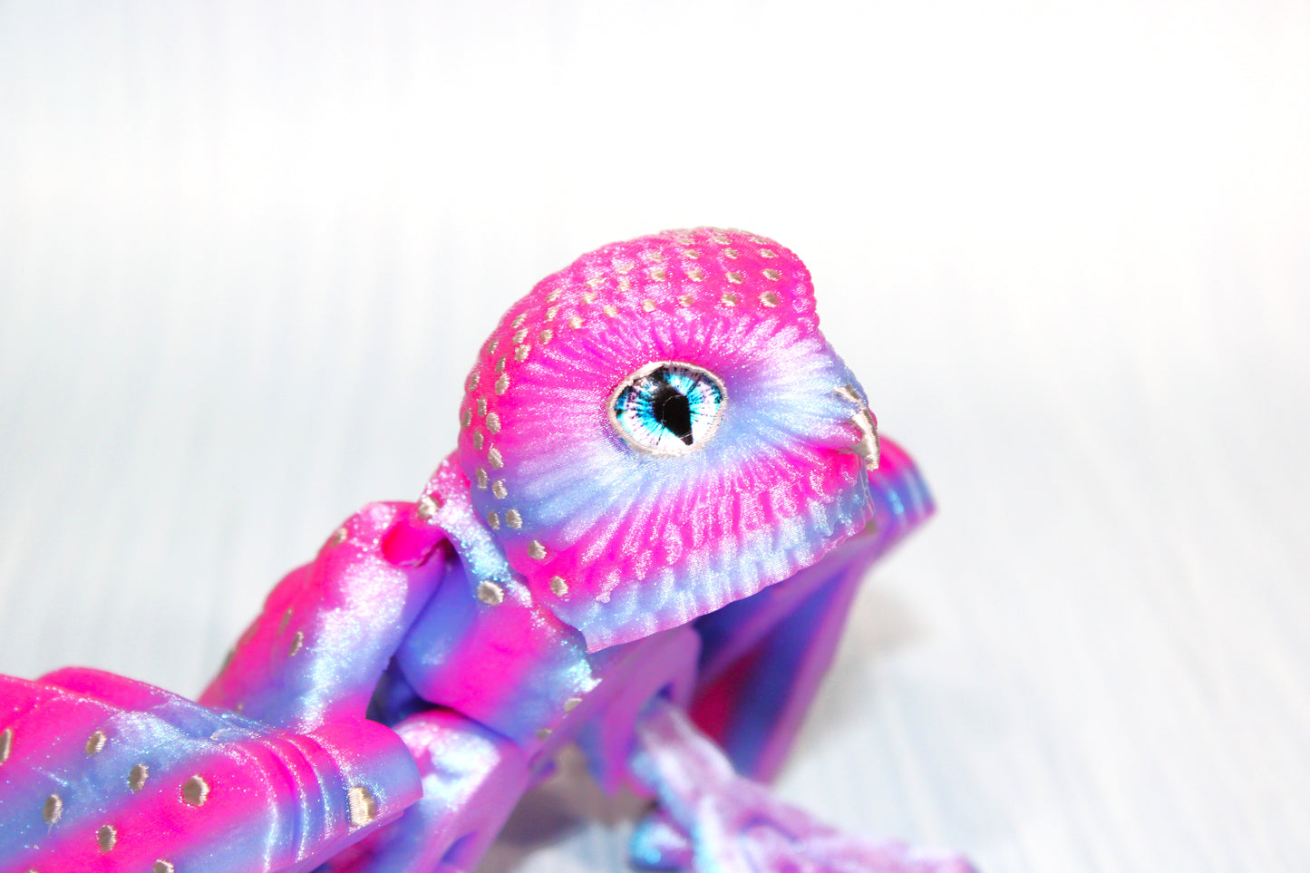 Snowy Owl with stand options-3D Printed Articulated Flexi Fidget Figurine - Wonderland 3D Printing 