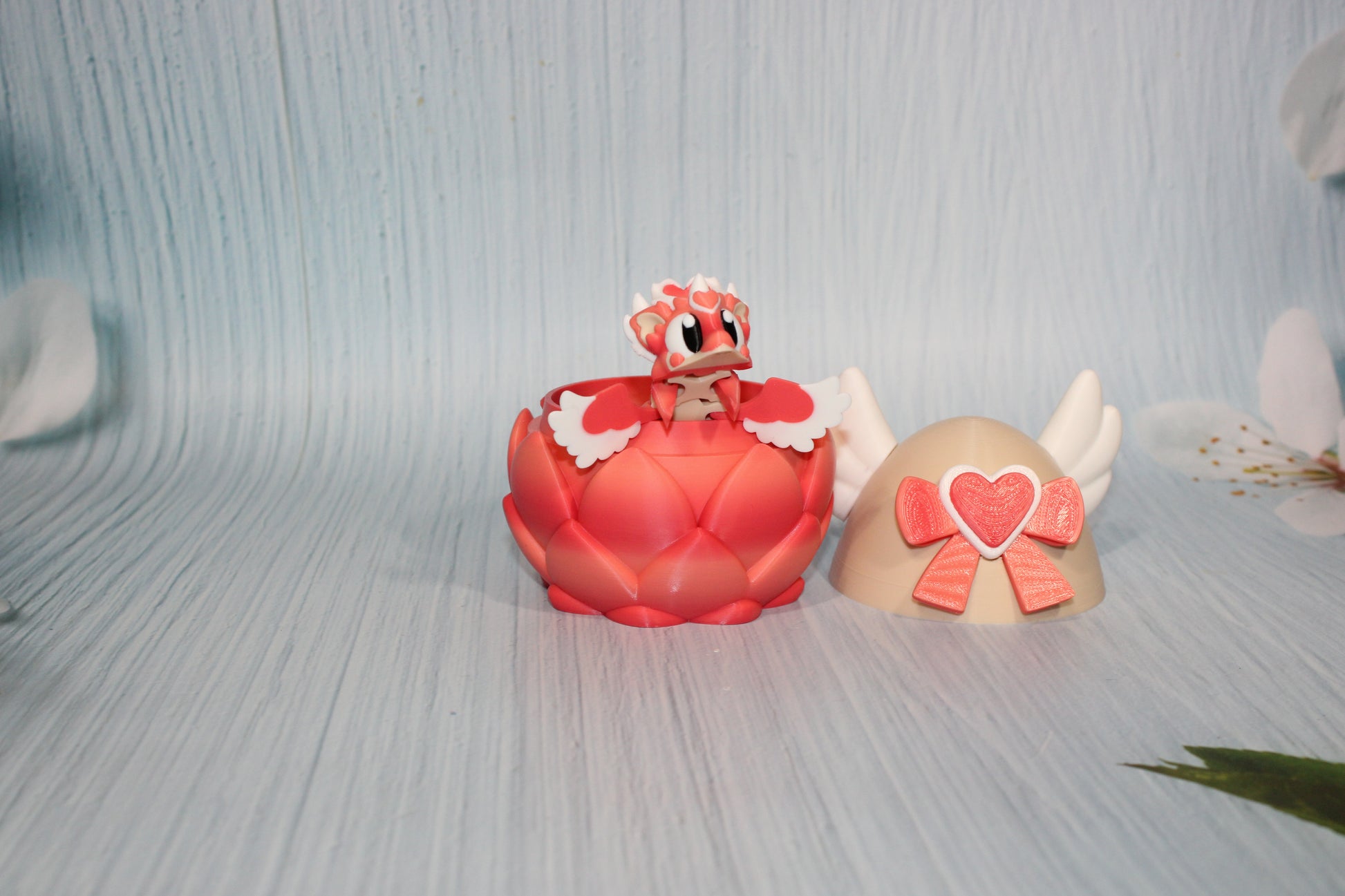 Heart Seeker Dragon with Egg: 4 inches Long 3D Printed Articulated Flexi Fidget - Wonderland 3D Printing 