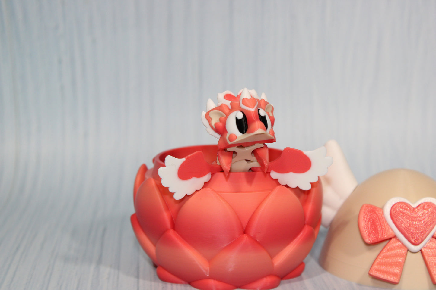 Heart Seeker Dragon with Egg: 4 inches Long 3D Printed Articulated Flexi Fidget - Wonderland 3D Printing 
