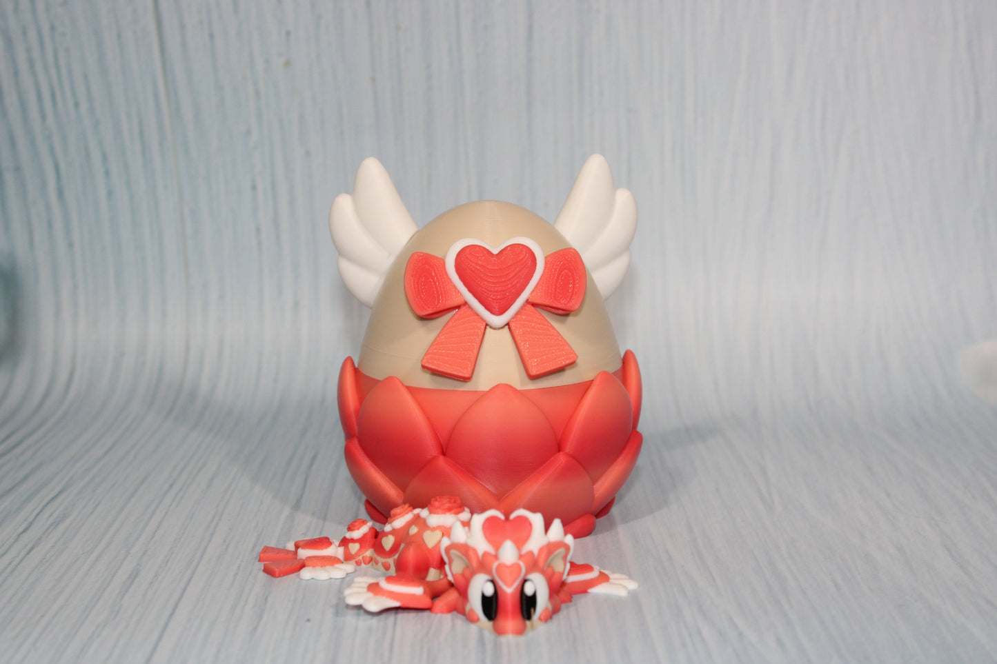Heart Seeker Dragon with Egg: 4 inches Long 3D Printed Articulated Flexi Fidget - Wonderland 3D Printing 