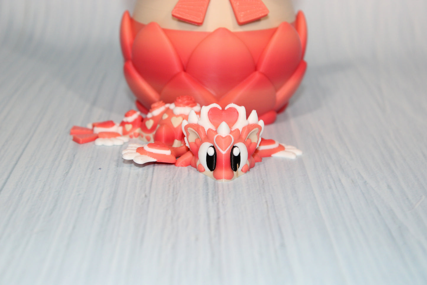 Heart Seeker Dragon with Egg: 4 inches Long 3D Printed Articulated Flexi Fidget - Wonderland 3D Printing 