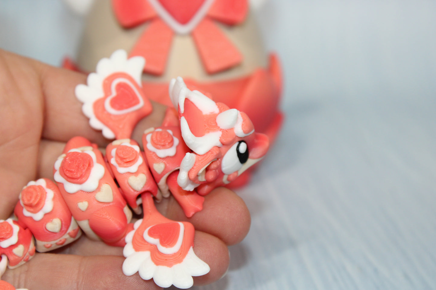 Heart Seeker Dragon with Egg: 4 inches Long 3D Printed Articulated Flexi Fidget - Wonderland 3D Printing 