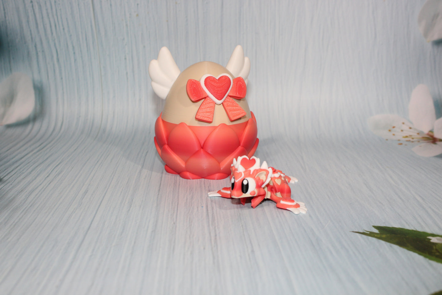 Heart Seeker Dragon with Egg: 4 inches Long 3D Printed Articulated Flexi Fidget - Wonderland 3D Printing 