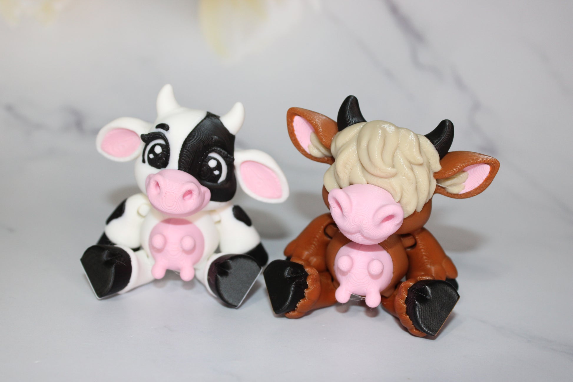 Sitting Cows 3.5 inches :3D Printed Fully Articulated Flexi Fidget Figurine - Wonderland 3D Printing 