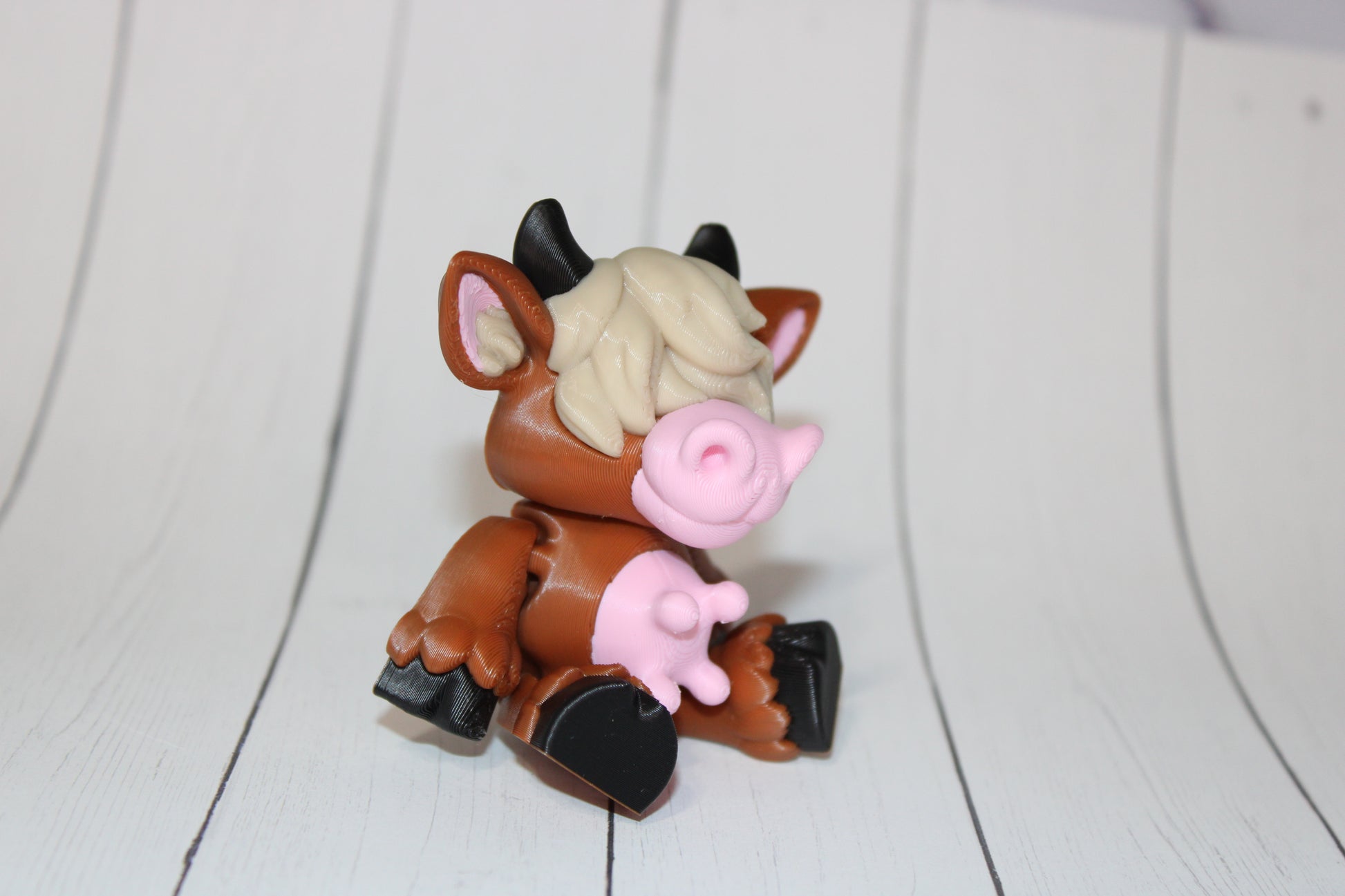 Sitting Cows 3.5 inches :3D Printed Fully Articulated Flexi Fidget Figurine - Wonderland 3D Printing 