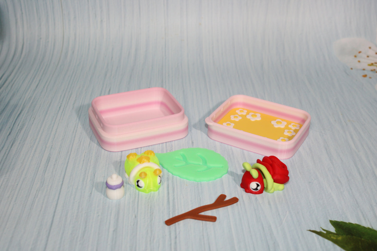 3D Printed Beetle Box 3" comes with 2 beetles - Wonderland 3D Printing 