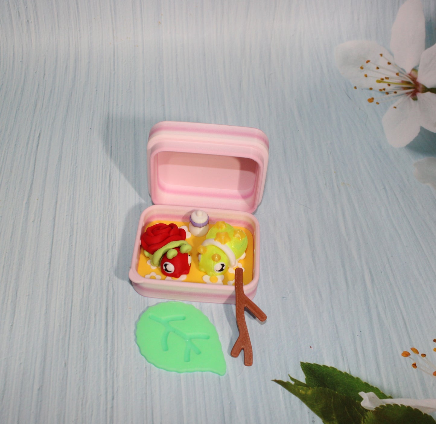 3D Printed Beetle Box 3" comes with 2 beetles - Wonderland 3D Printing 