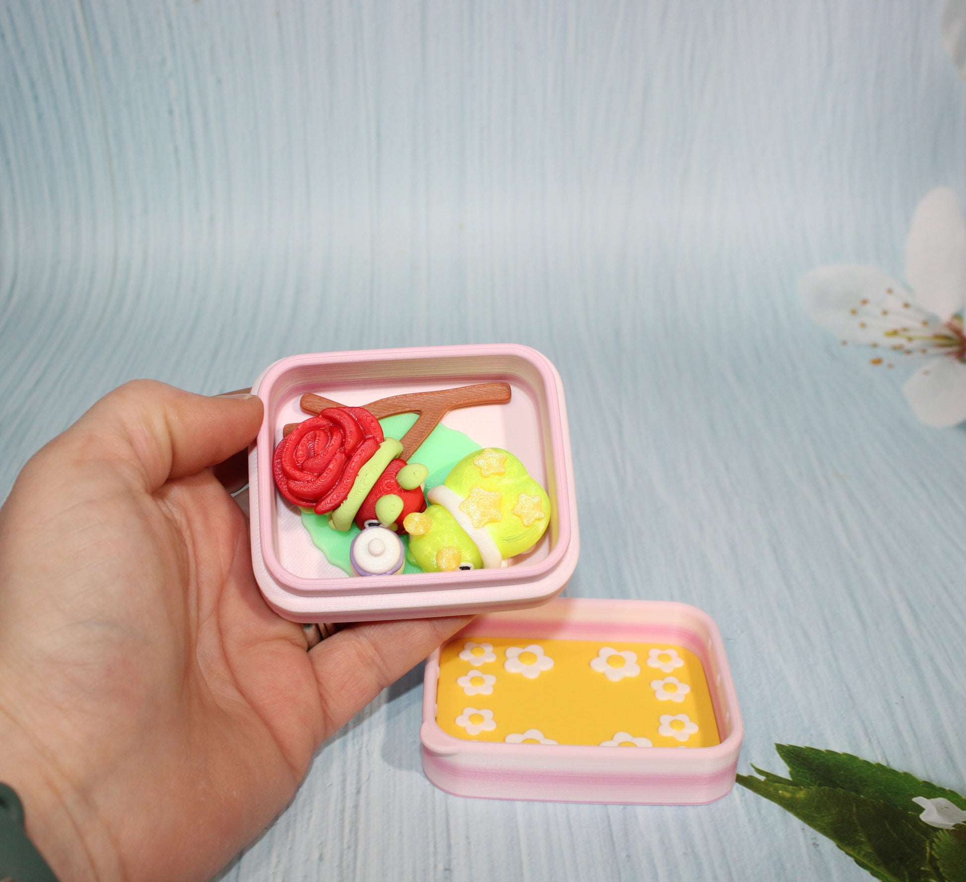 3D Printed Beetle Box 3" comes with 2 beetles - Wonderland 3D Printing 
