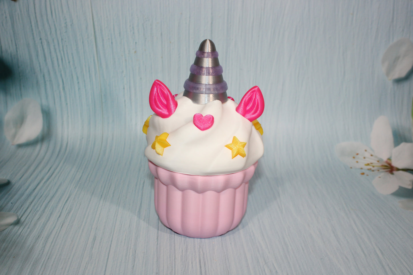 3D-printed Unicorn Cupcake container comes with 2 Unicorn clickers - Wonderland 3D Printing 