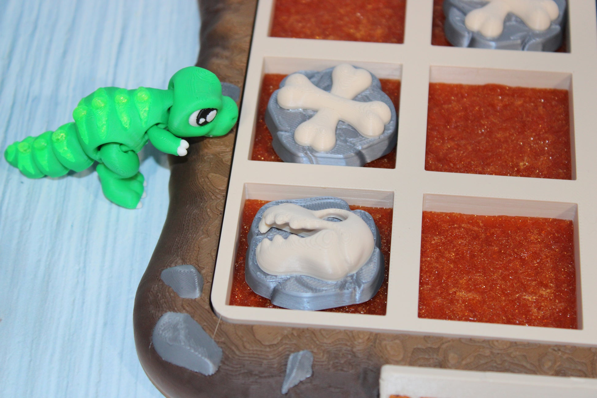 Dino Tic Tac Toe Game 3d printed - Wonderland 3D Printing 