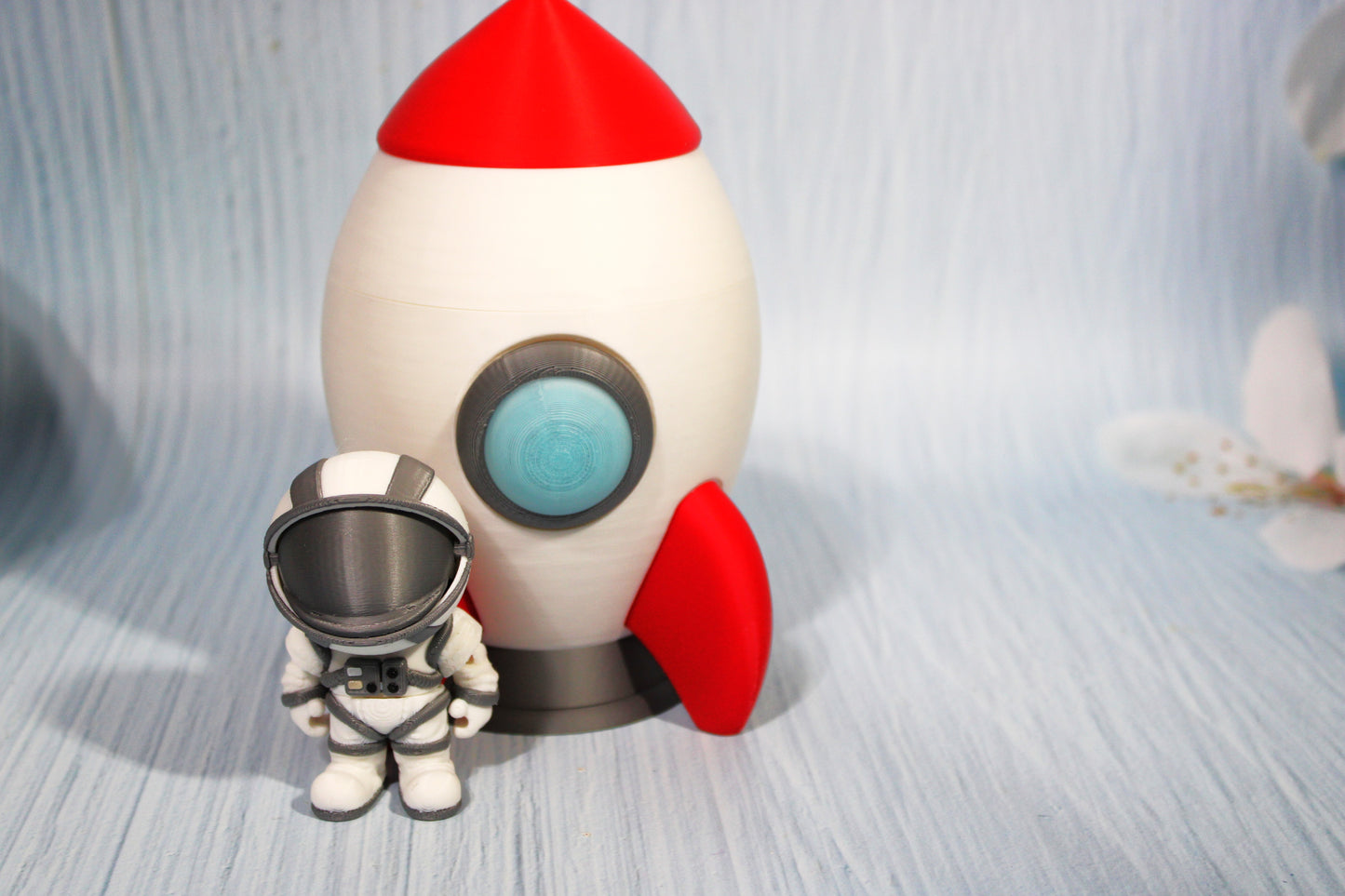 3D-printed Astronaut and Spaceship container with moon clicker - Wonderland 3D Printing 