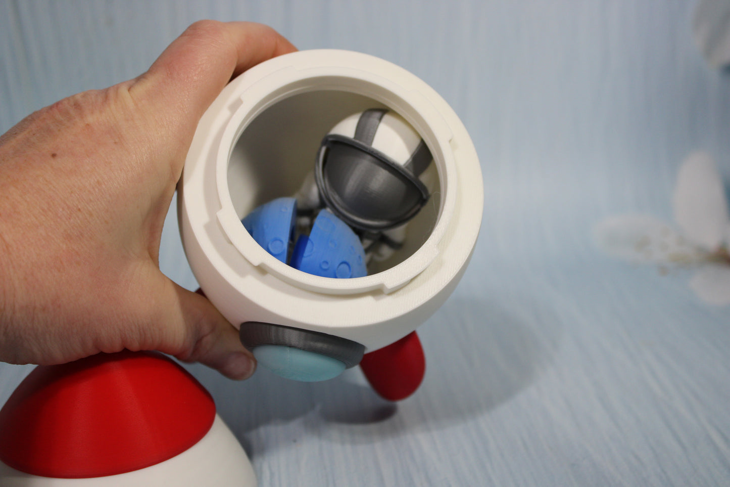 3D-printed Astronaut and Spaceship container with moon clicker - Wonderland 3D Printing 