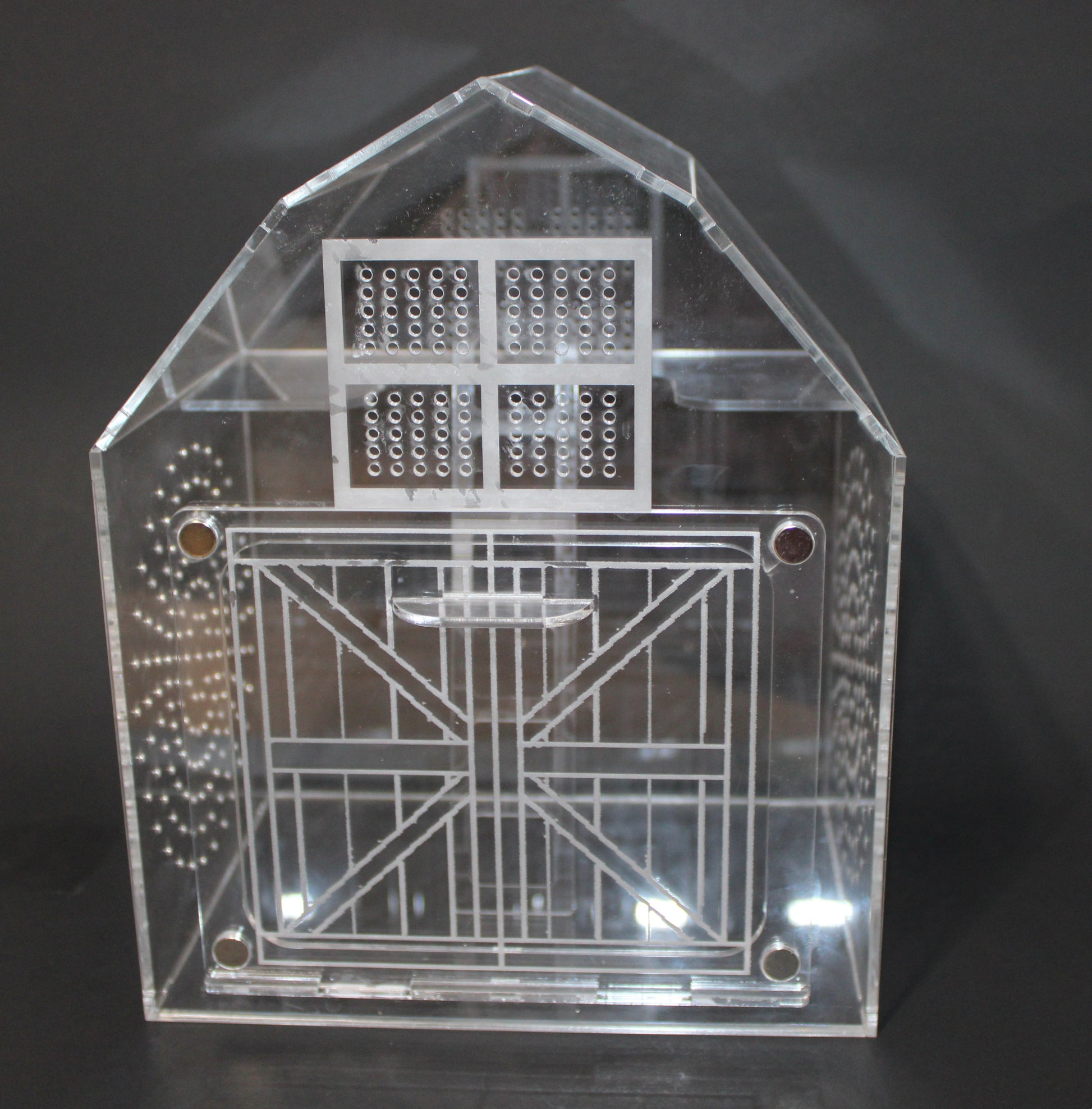 Custom Jumping Spider Enclosure Barn 10x8x6" - Wonderland 3D Printing 