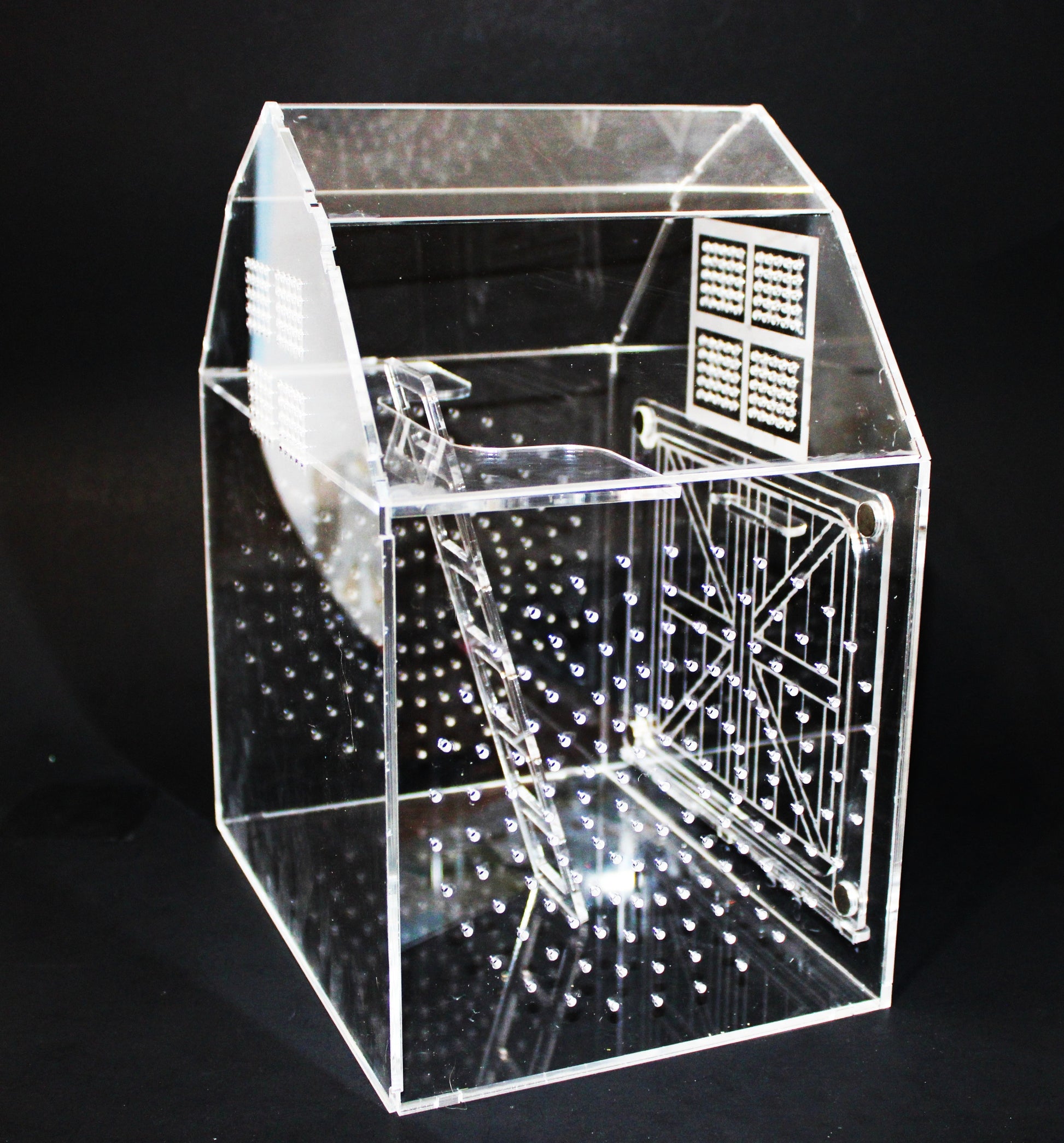 Custom Jumping Spider Enclosure Barn 10x8x6" - Wonderland 3D Printing 