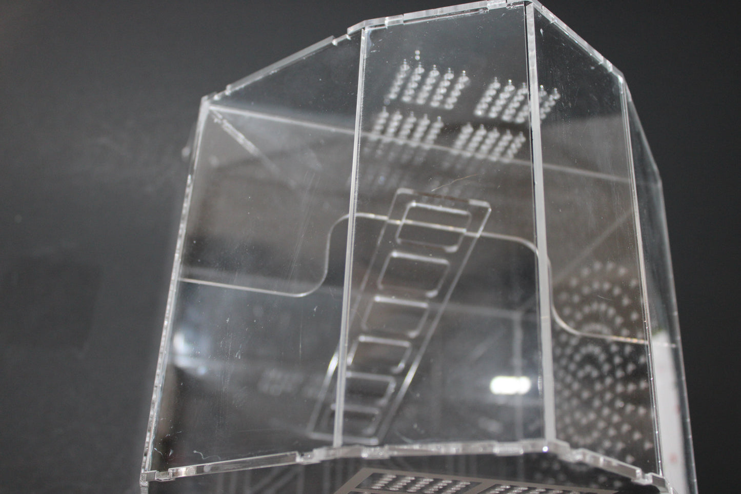 Custom Jumping Spider Enclosure Barn 10x8x6" - Wonderland 3D Printing 
