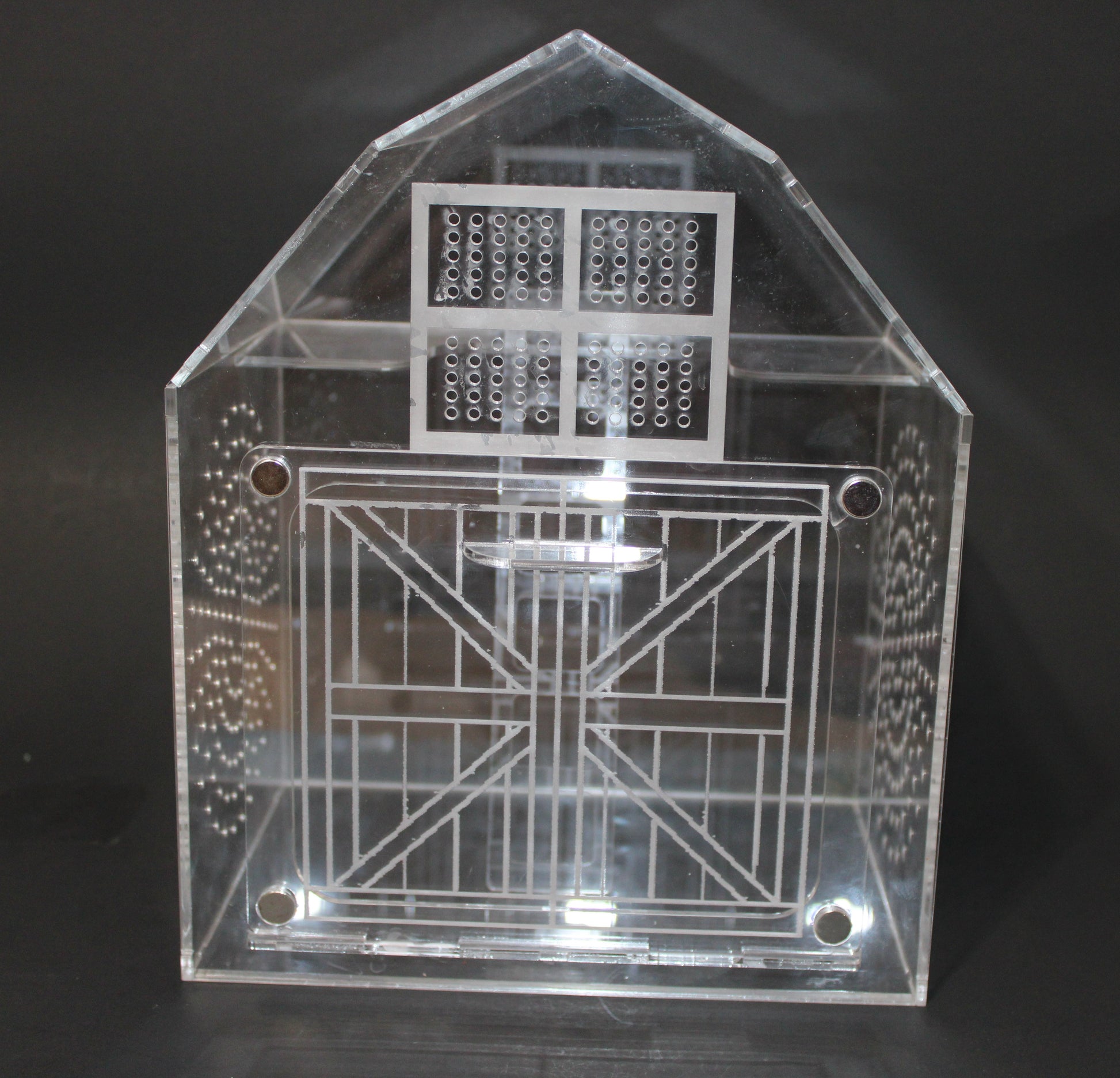Custom Jumping Spider Enclosure Barn 10x8x6" - Wonderland 3D Printing 