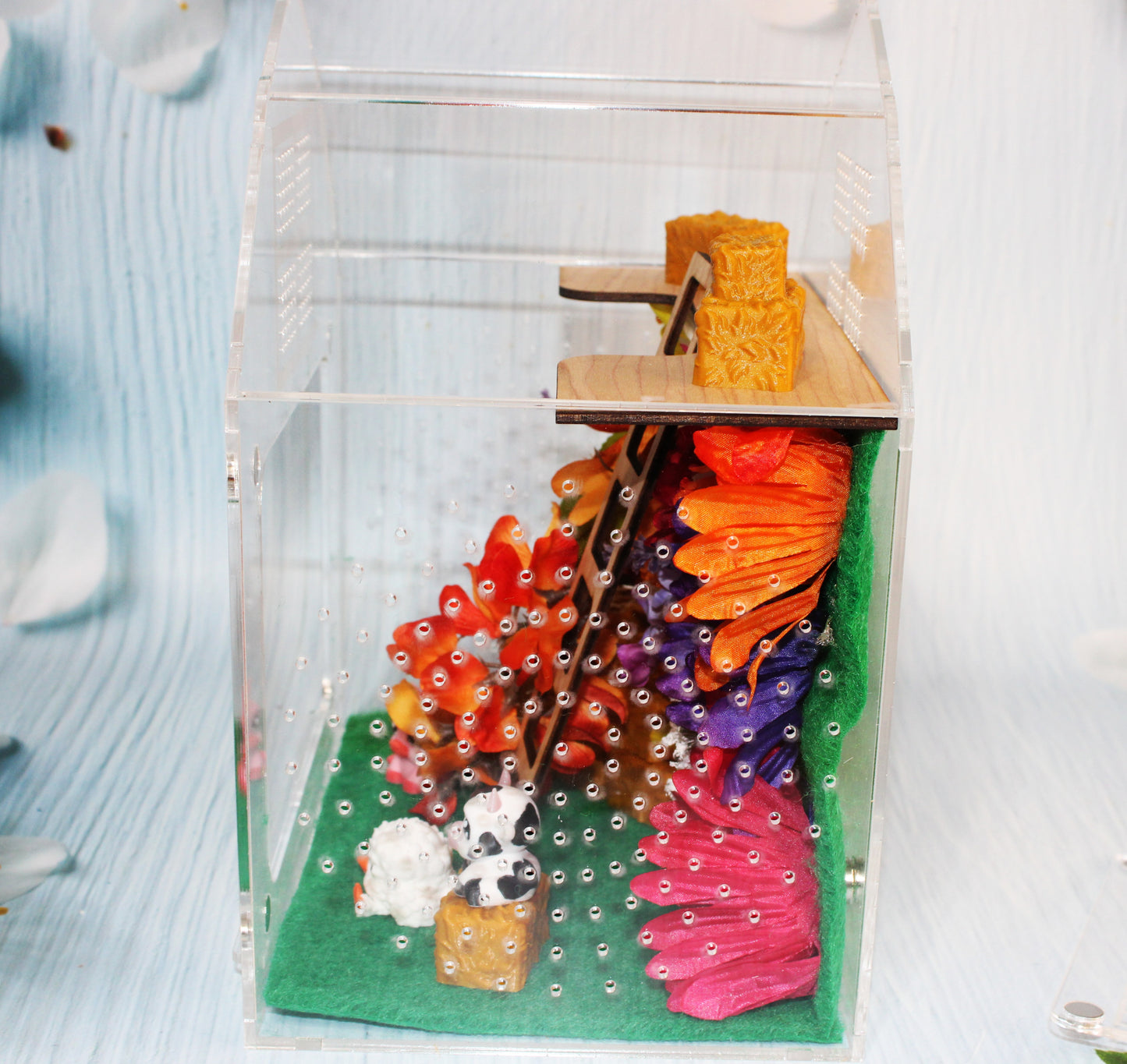 Decorated Custom Barn 10x8x6"-Terrarium - Wonderland 3D Printing 