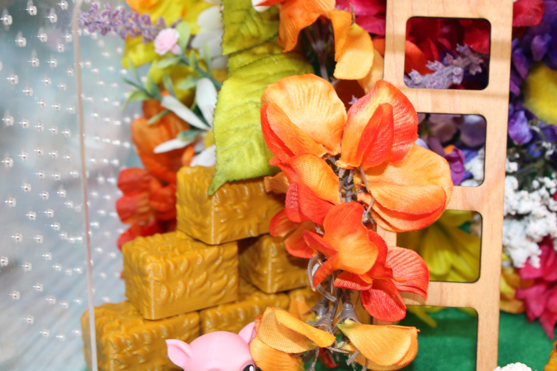 Decorated Custom Barn 10x8x6"-Terrarium - Wonderland 3D Printing 