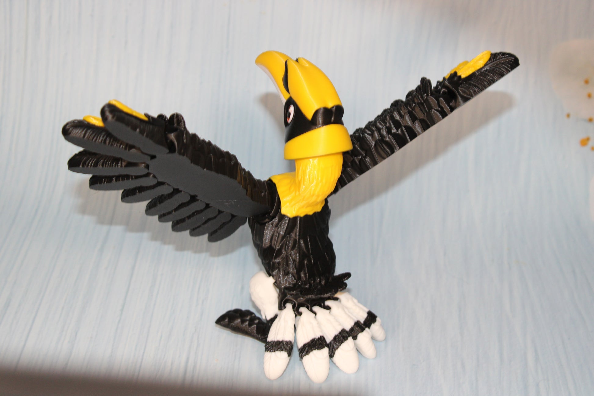 Great Horned Bill 9" wingspan 6.75" tall - Wonderland 3D Printing 