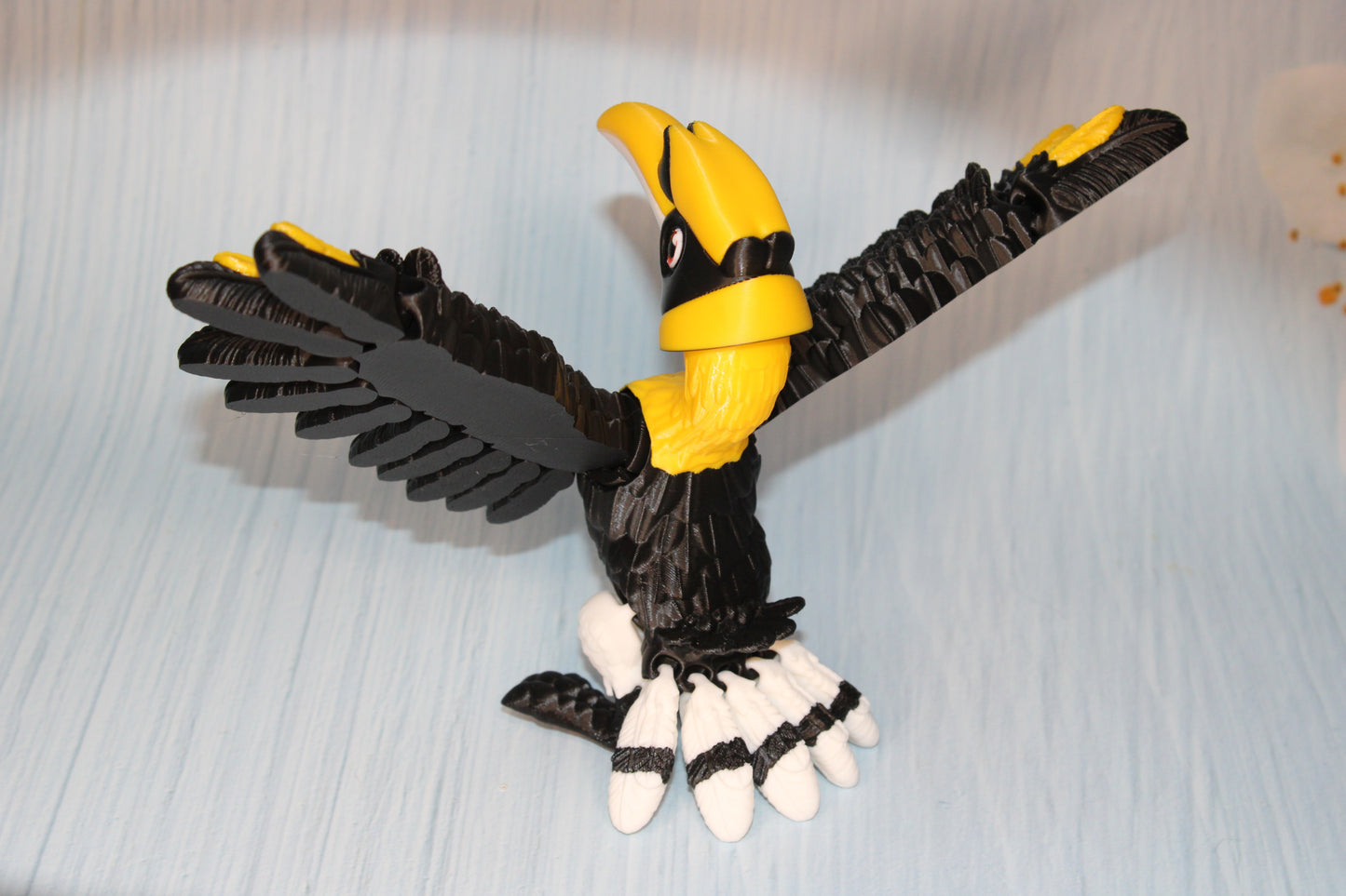 Great Horned Bill 9" wingspan 6.75" tall - Wonderland 3D Printing 