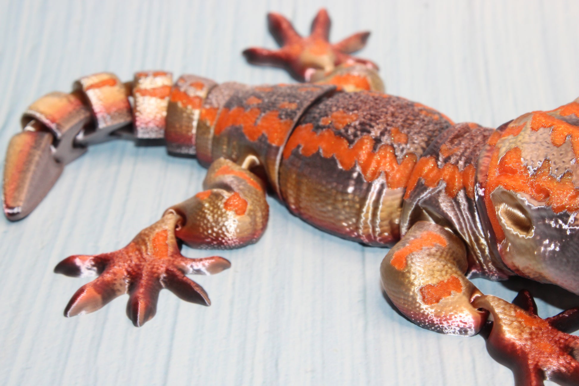 Gargoyle Gecko 3d printed 9" Long - Wonderland 3D Printing 