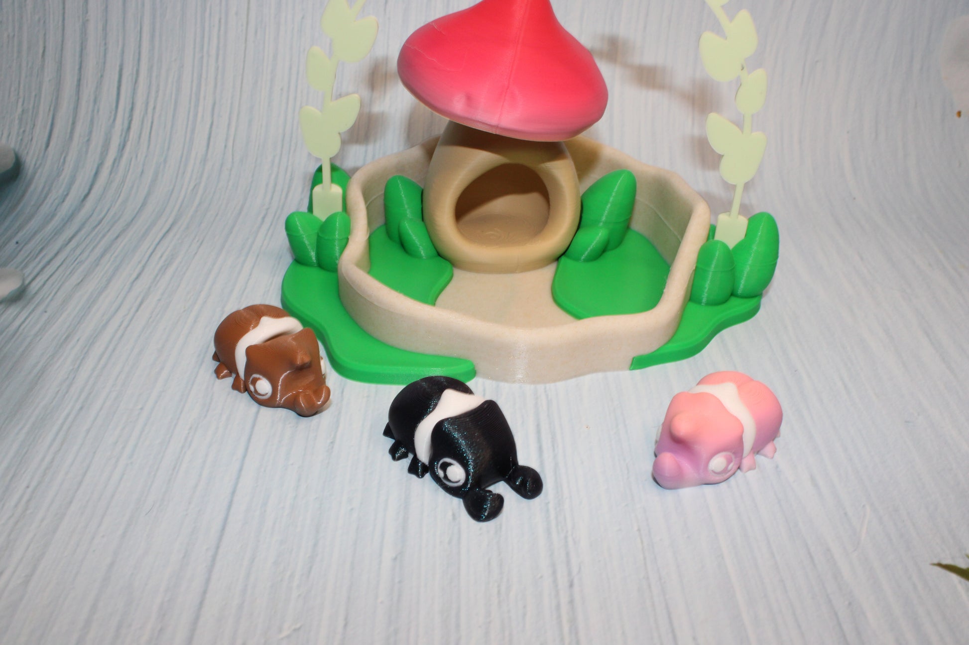 Woodland Beetle Mushroom Playset comes with 3 beetles - Wonderland 3D Printing 