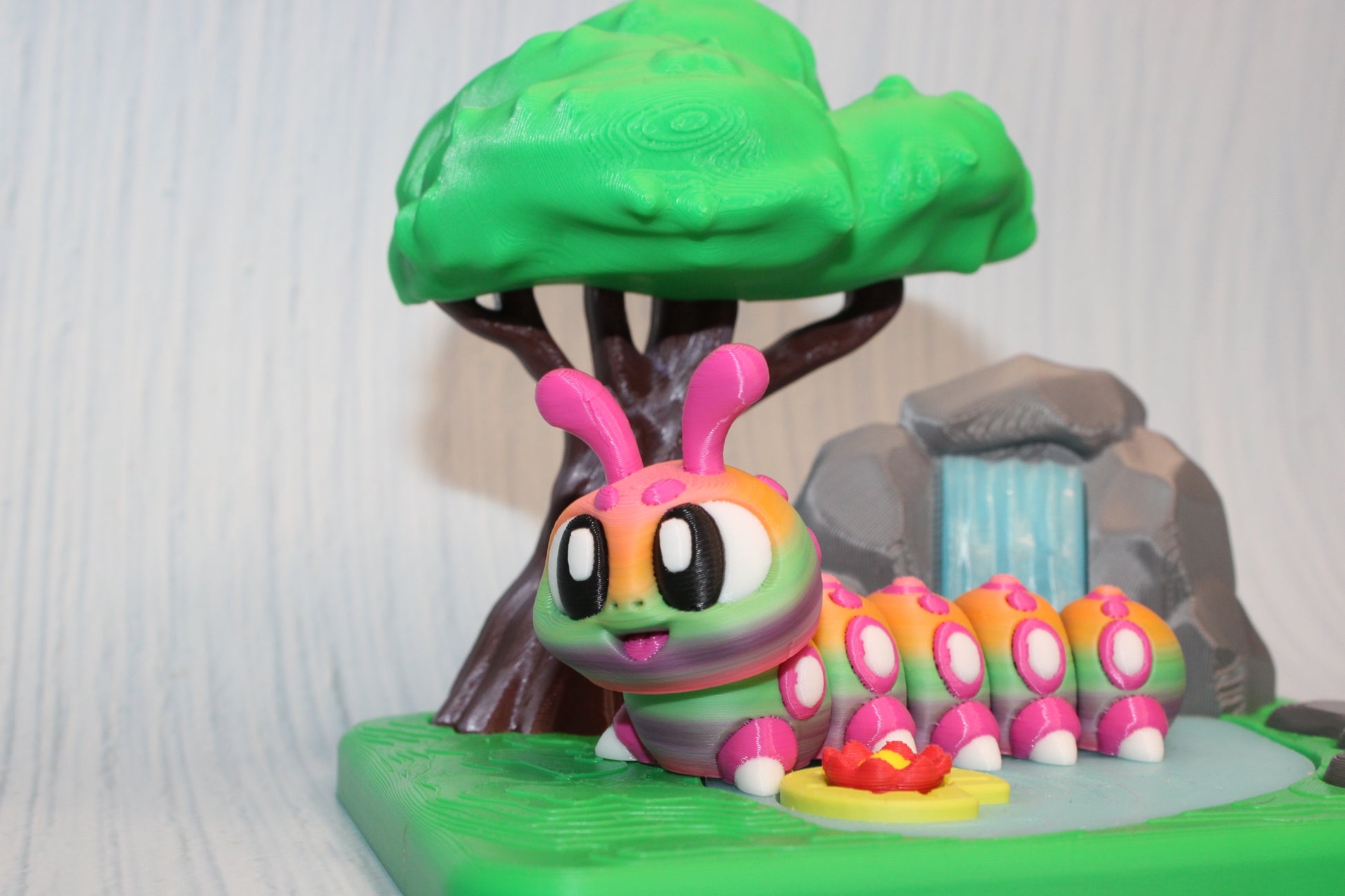 Waterfall Playset comes with Rhino Caterpillar and Snail - Wonderland 3D Printing 