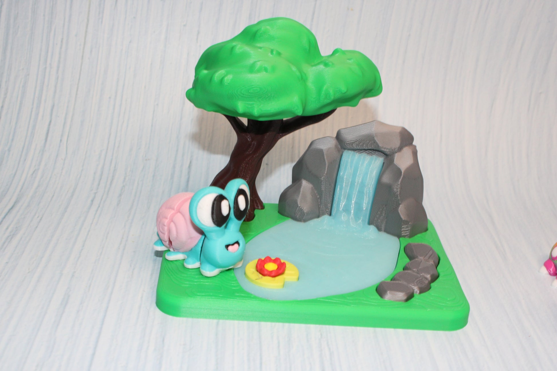 Waterfall Playset comes with Rhino Caterpillar and Snail - Wonderland 3D Printing 