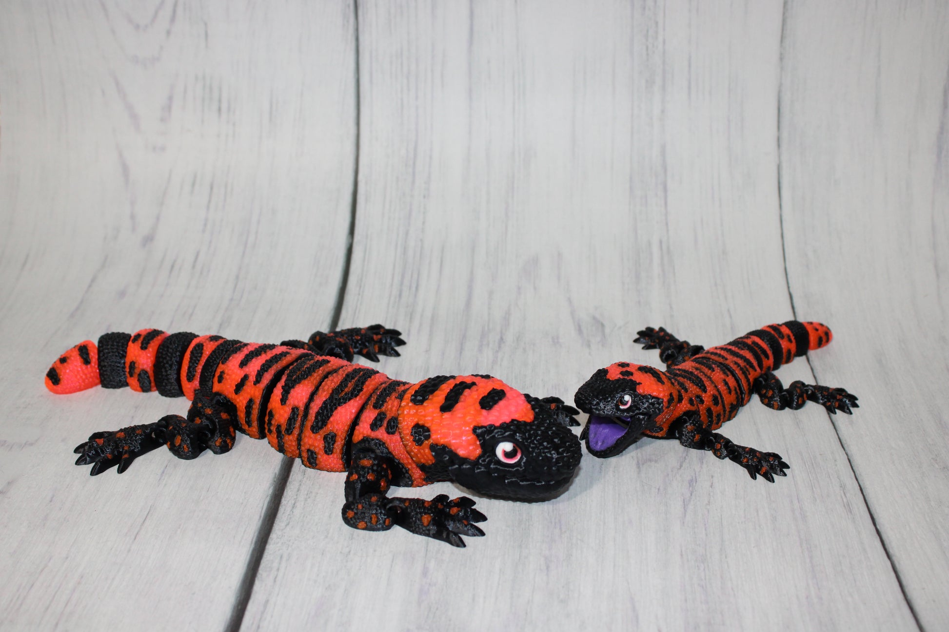 Gila Monster 3D Printed Articulated Flexi Fidget Figurine- Glows in UV Light - Wonderland 3D Printing 