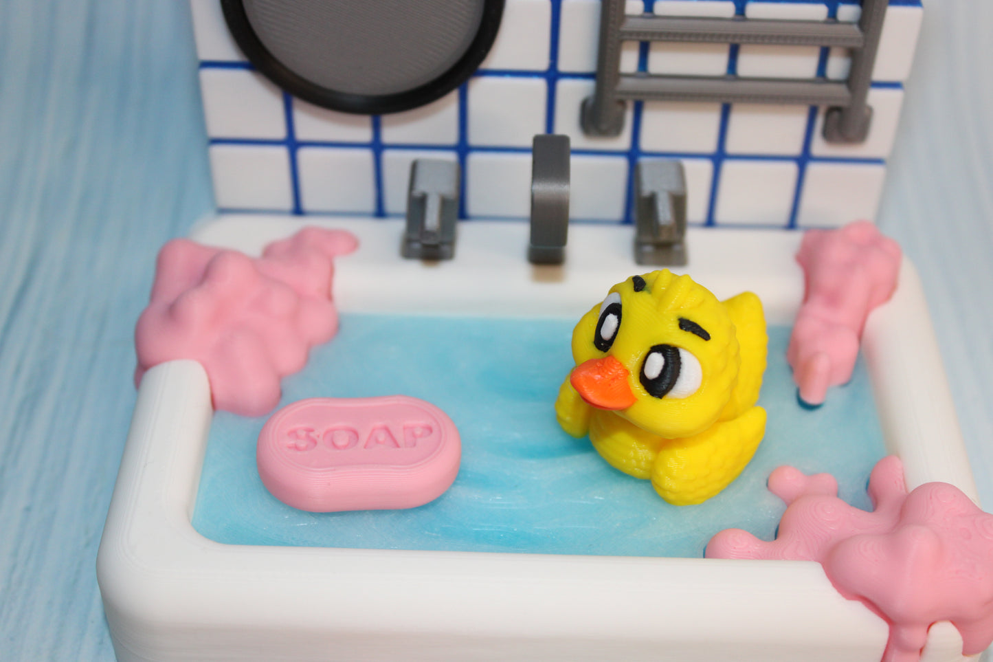 3D Printed Ducky Bathtub Toy, Cute Mini Duck Bath Scene, Desk Decor, Gift for Kids & Adults, Kawaii Bathroom Decor, Collectible Figurine - Wonderland 3D Printing 