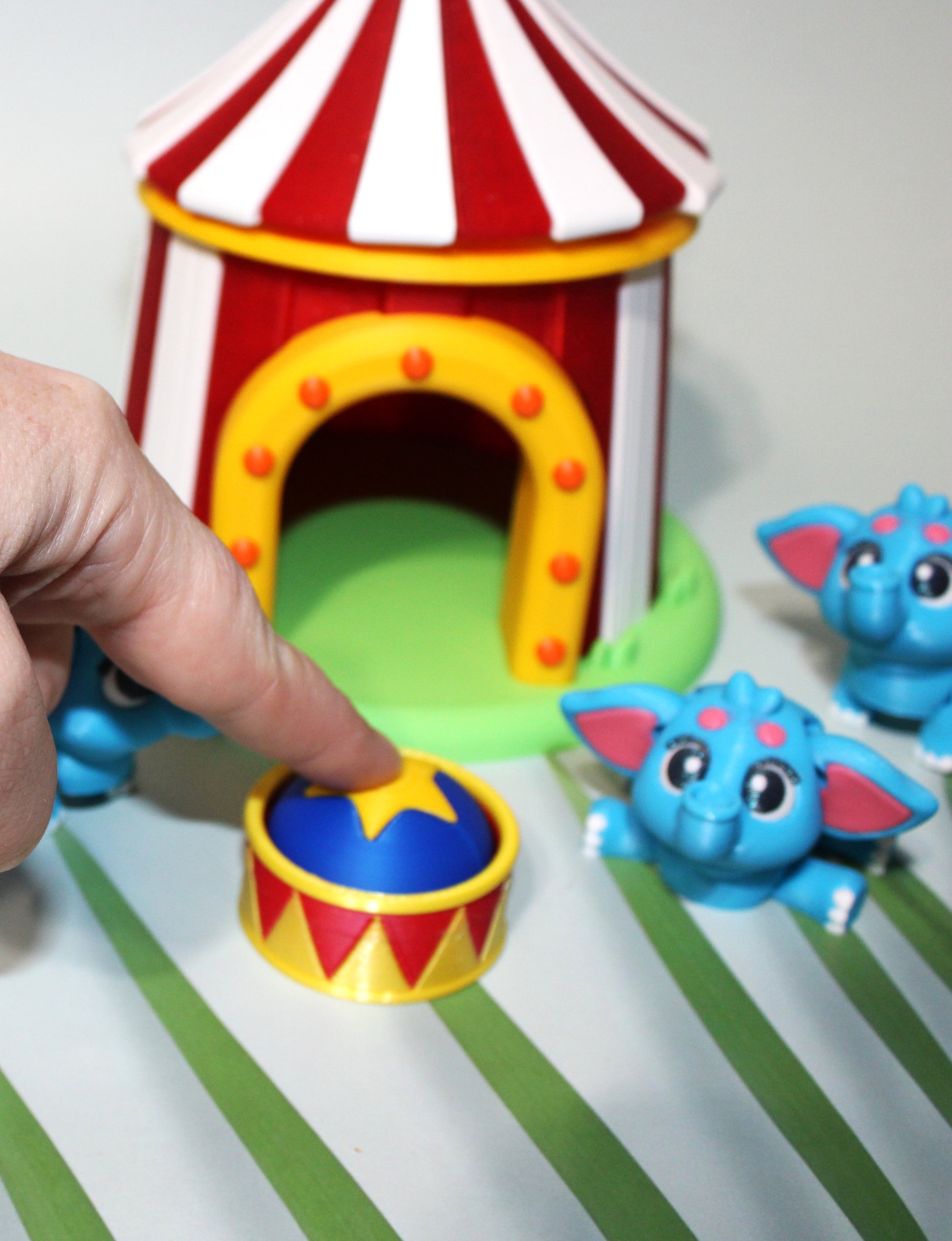 Circus With 3 Elephants and a Clicker-3D Printed Articulated Flexi Fidget - Wonderland 3D Printing 