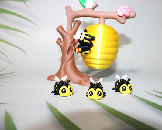 Magnetic Beehive-Includes 1 Queen, and 3 Bees-3D Printed Articulated Flexi Fidget Figurine - Wonderland 3D Printing 