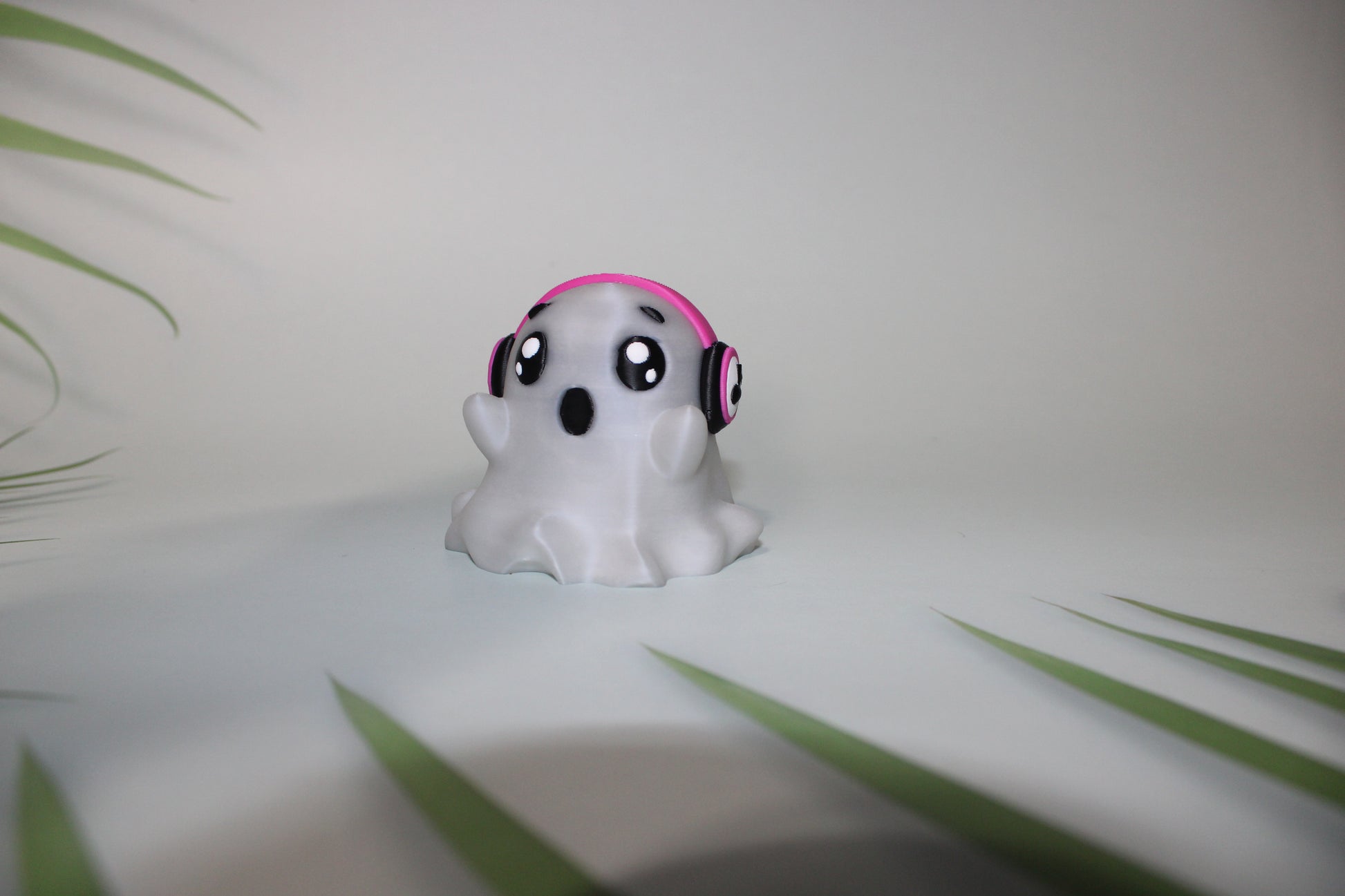 Cutie Ghost glows in the dark with headphones 2.5 inches Tall-Full Color 3D Printed Figurine Toy - Wonderland 3D Printing 