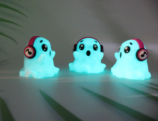 Cutie Ghost glows in the dark with headphones 2.5 inches Tall-Full Color 3D Printed Figurine Toy - Wonderland 3D Printing 