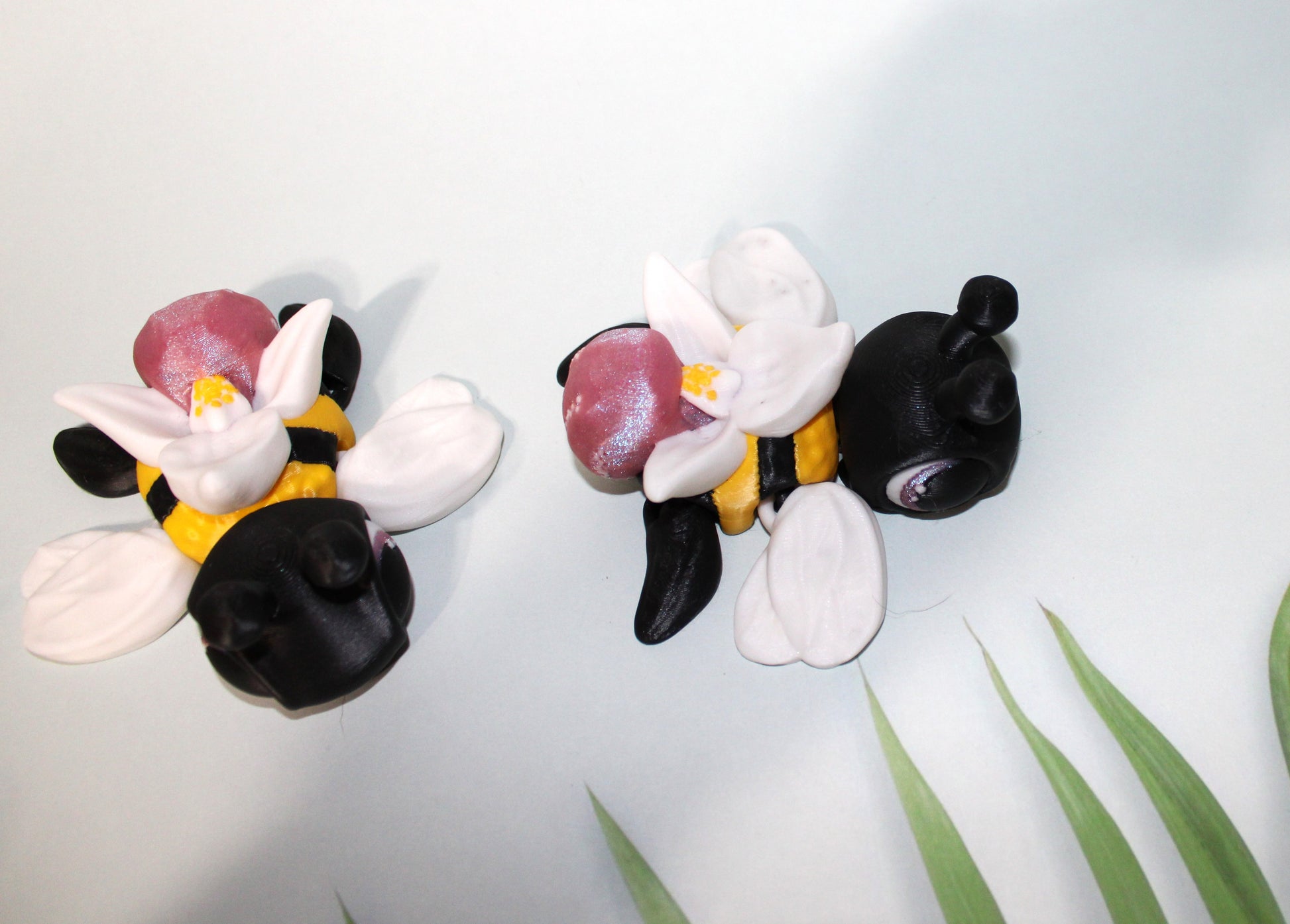 Lady Slipper Bee Turtle Minnesota State Flower- 3.5 in-Full Color 3D Printed Articulated Fidget Toy - Wonderland 3D Printing 