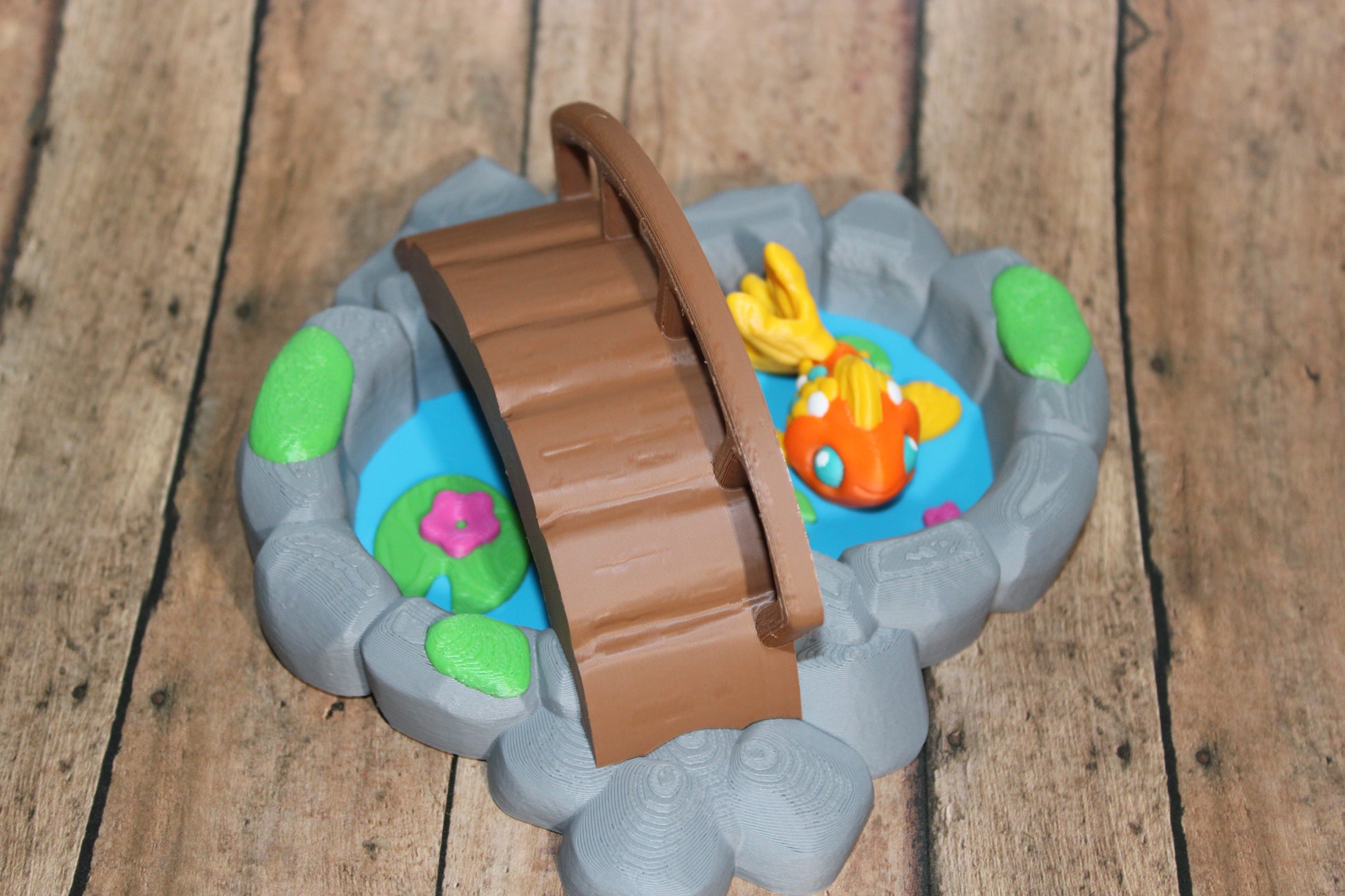 Koi Pond with Fish Articulated Flexi Fidget Full Color 3D Printed Toy - Wonderland 3D Printing 