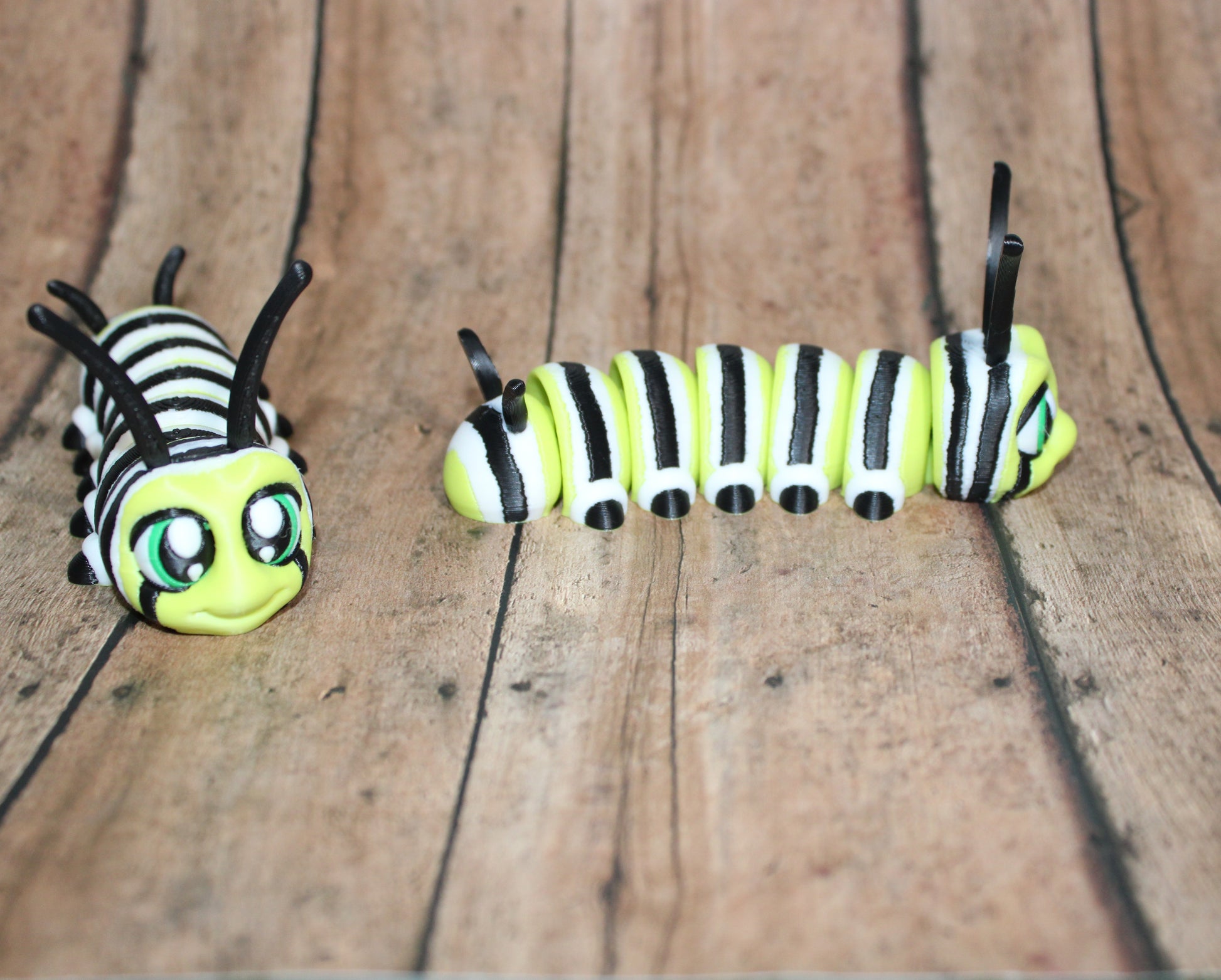 Monarch Caterpillar-4.25 inches Long- 3D Printed Articulated Flexi Fidget Figurine - Wonderland 3D Printing 