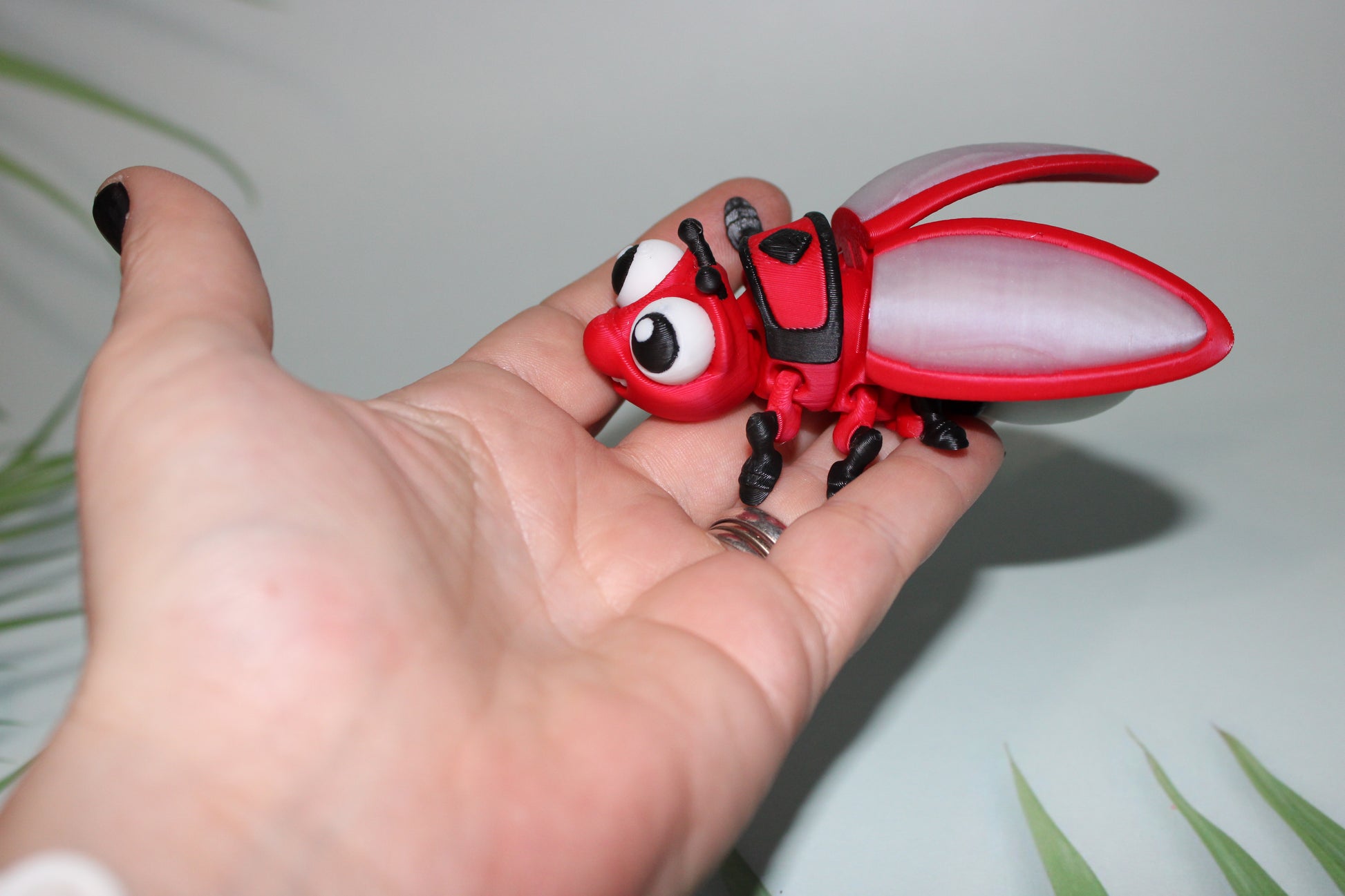 Glowing Firefly: 3D Printed Articulated Figurine - Wonderland 3D Printing 
