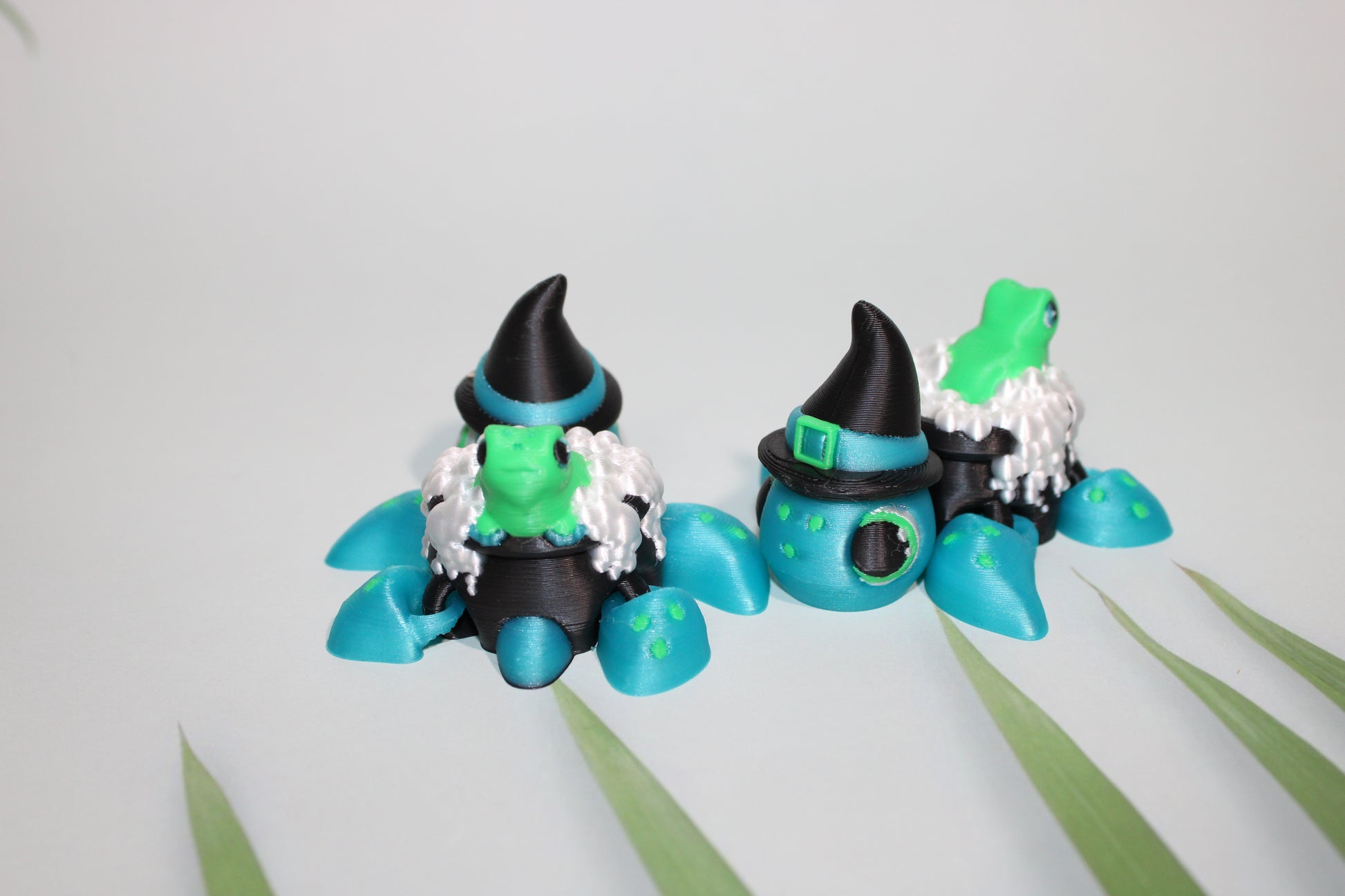 Witch Turtle 2.5 inches or Stitches Turtle- Full Color 3D Printed Articulated Fidget Toy - Wonderland 3D Printing 