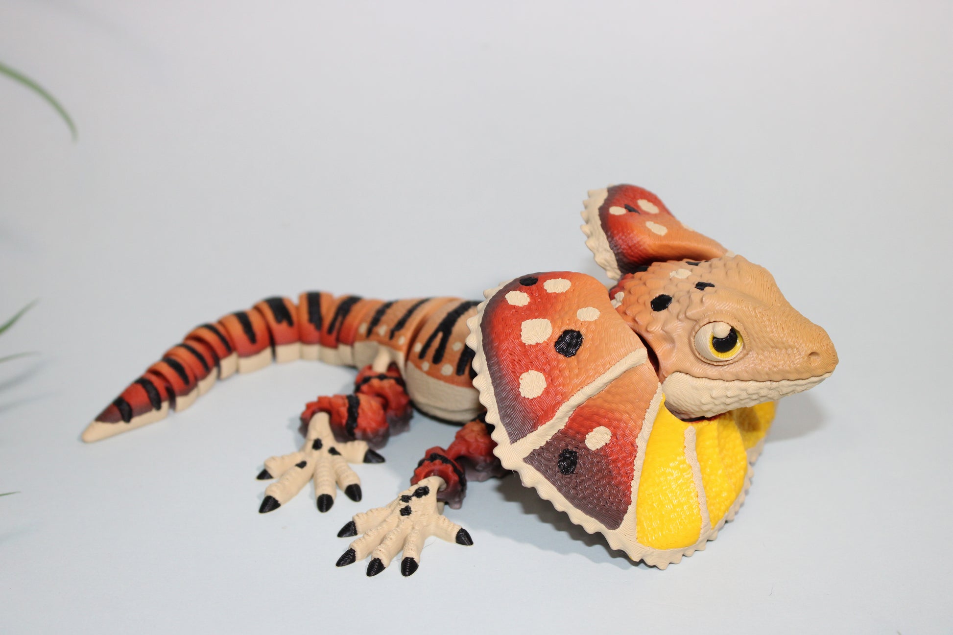 Flexi Frilled-Neck Lizard 3D Printed Articulated Flexi Fidget Figurine - Wonderland 3D Printing 