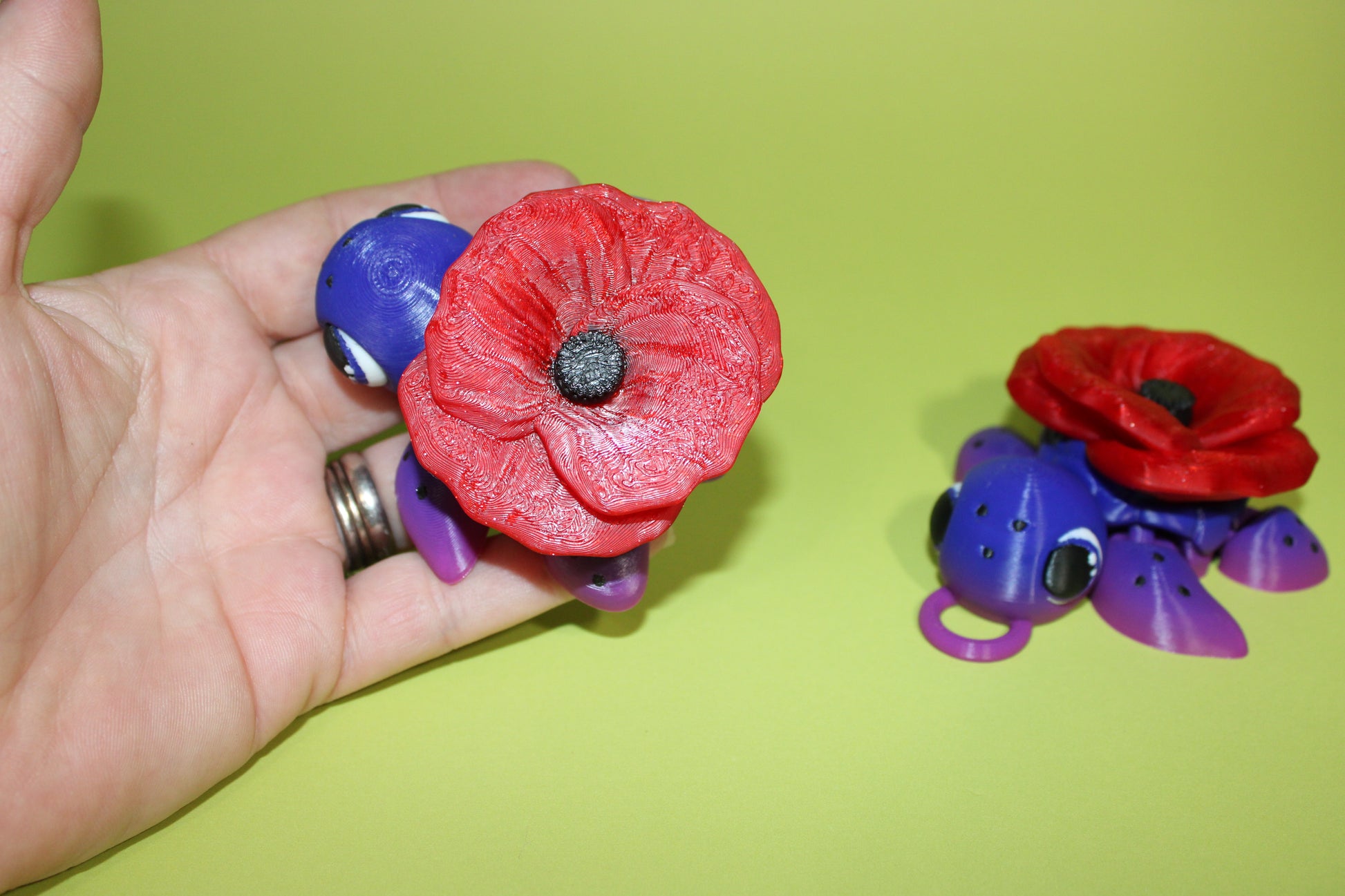 Remembrance Turtle/Poppy Turtle: 3 inches-Full Color 3D Printed Articulated Fidget Toy - Wonderland 3D Printing 