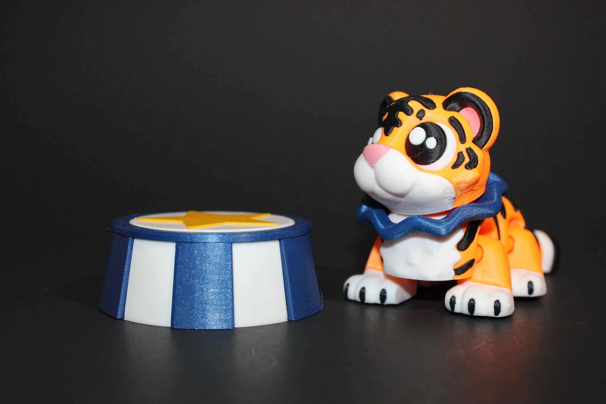 Flexi Circus Tiger 2.75 tall x 5 inches long with Prop Options: 3D Printed Fidget Toy - Wonderland 3D Printing 