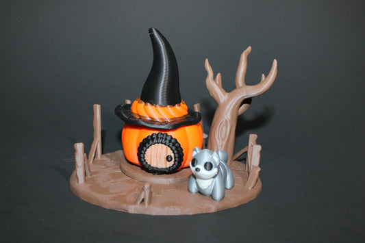 Pumpkin Hut Comes with 1 Mini Halloween themed-3.5 inches tall by 5 inches Wide-Full Color 3D Printed - Wonderland 3D Printing 