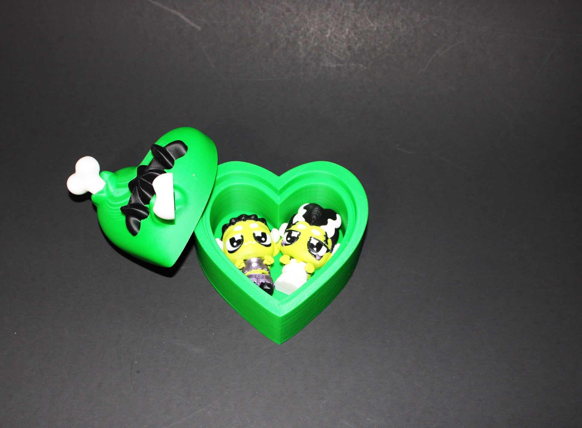 3D Printed Flexi Frankenstein and Bride with Heart Container - Wonderland 3D Printing 