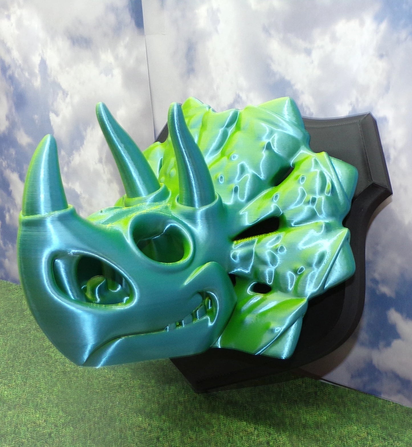 Triceratops Wall Plaque: 3D Printed Headset Holder - Wonderland 3D Printing 