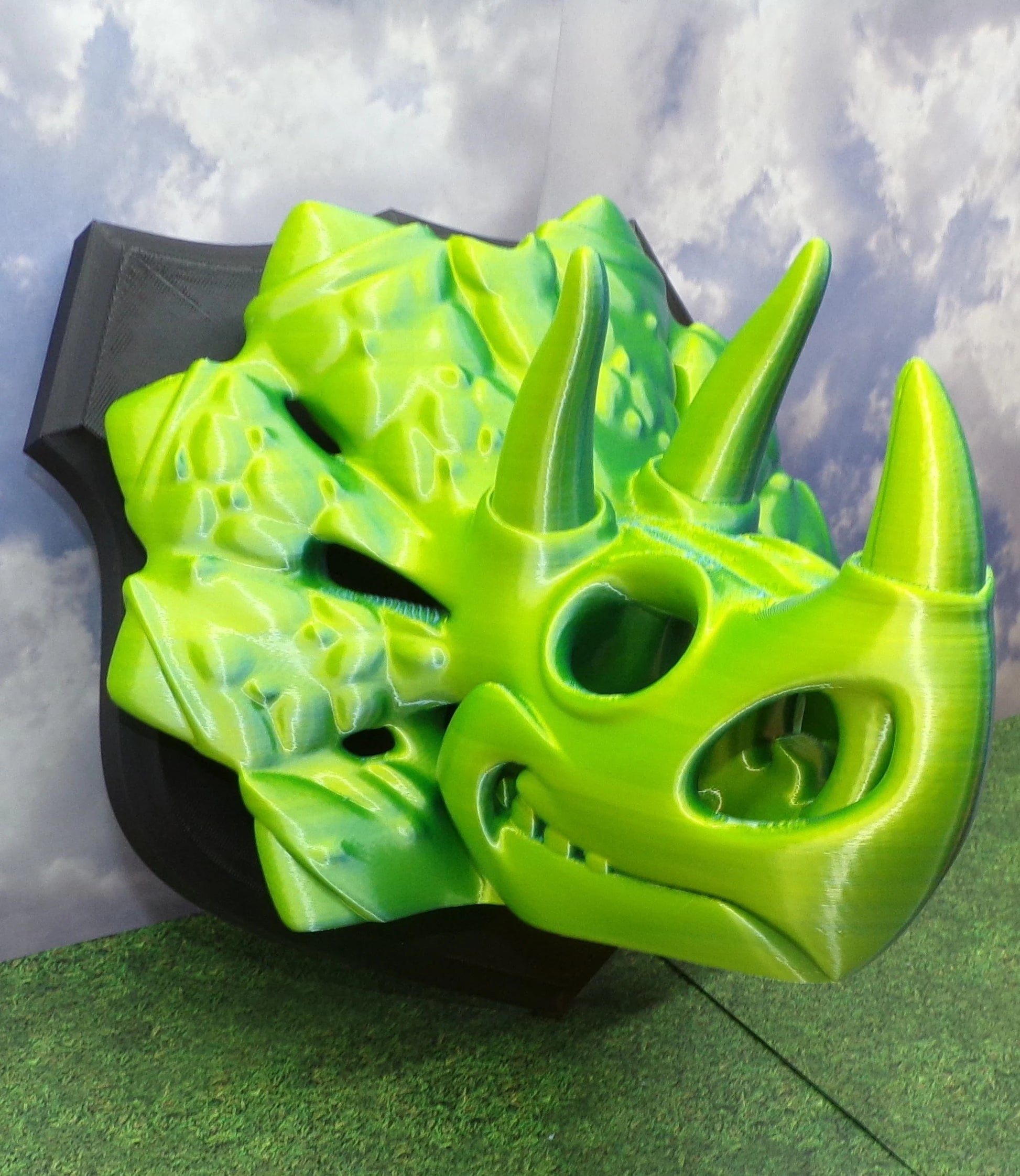 Triceratops Wall Plaque: 3D Printed Headset Holder - Wonderland 3D Printing 