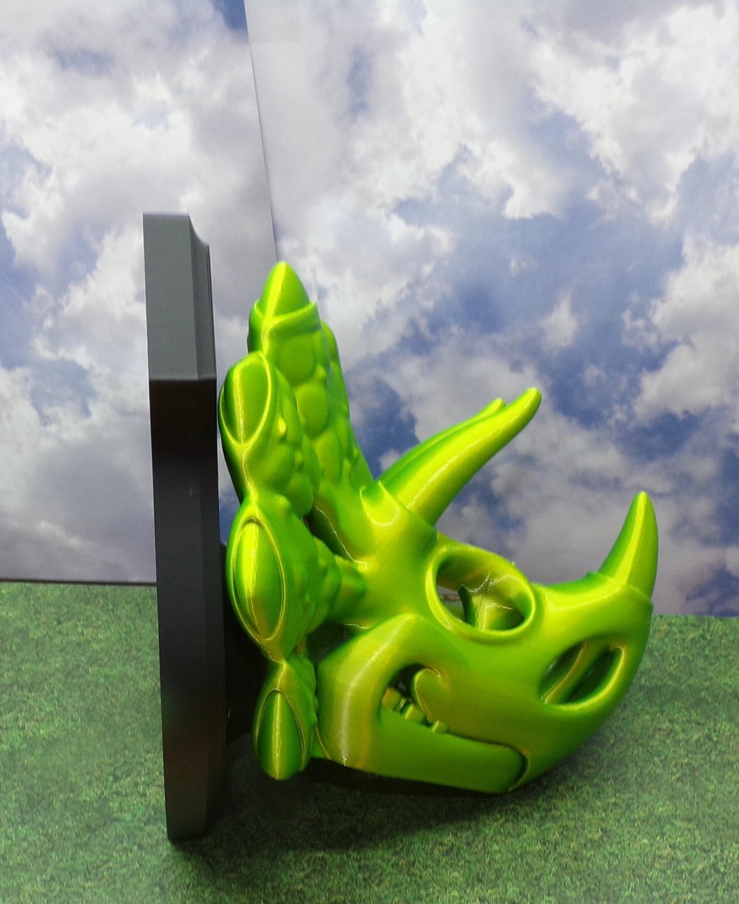 Triceratops Wall Plaque: 3D Printed Headset Holder - Wonderland 3D Printing 