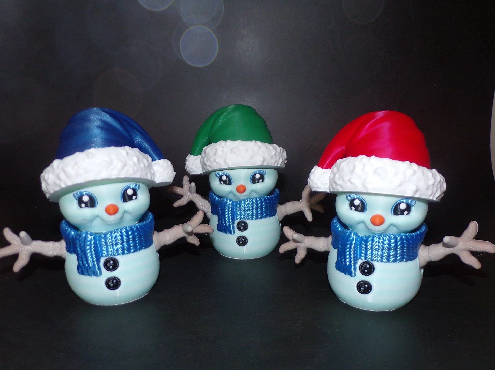 Snowman with interchange hats (comes with a Santa hat and a Knitted hat) - Wonderland 3D Printing 